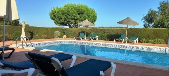 Quinta Das Aves - Apartamento T2 Com Piscina Comum Odiáxere Exterior foto