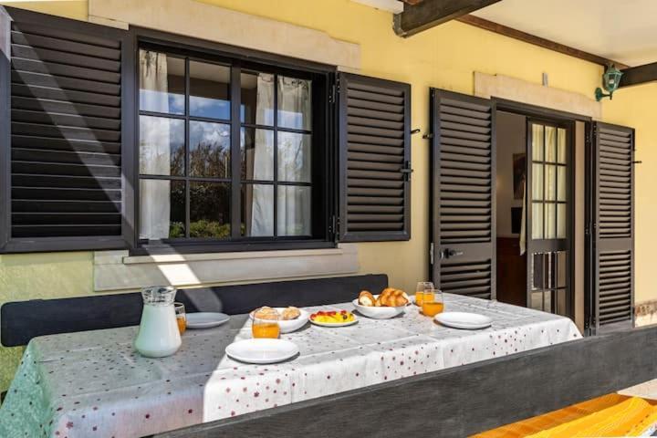 Quinta Das Aves - Apartamento T2 Com Piscina Comum Odiáxere Exterior foto
