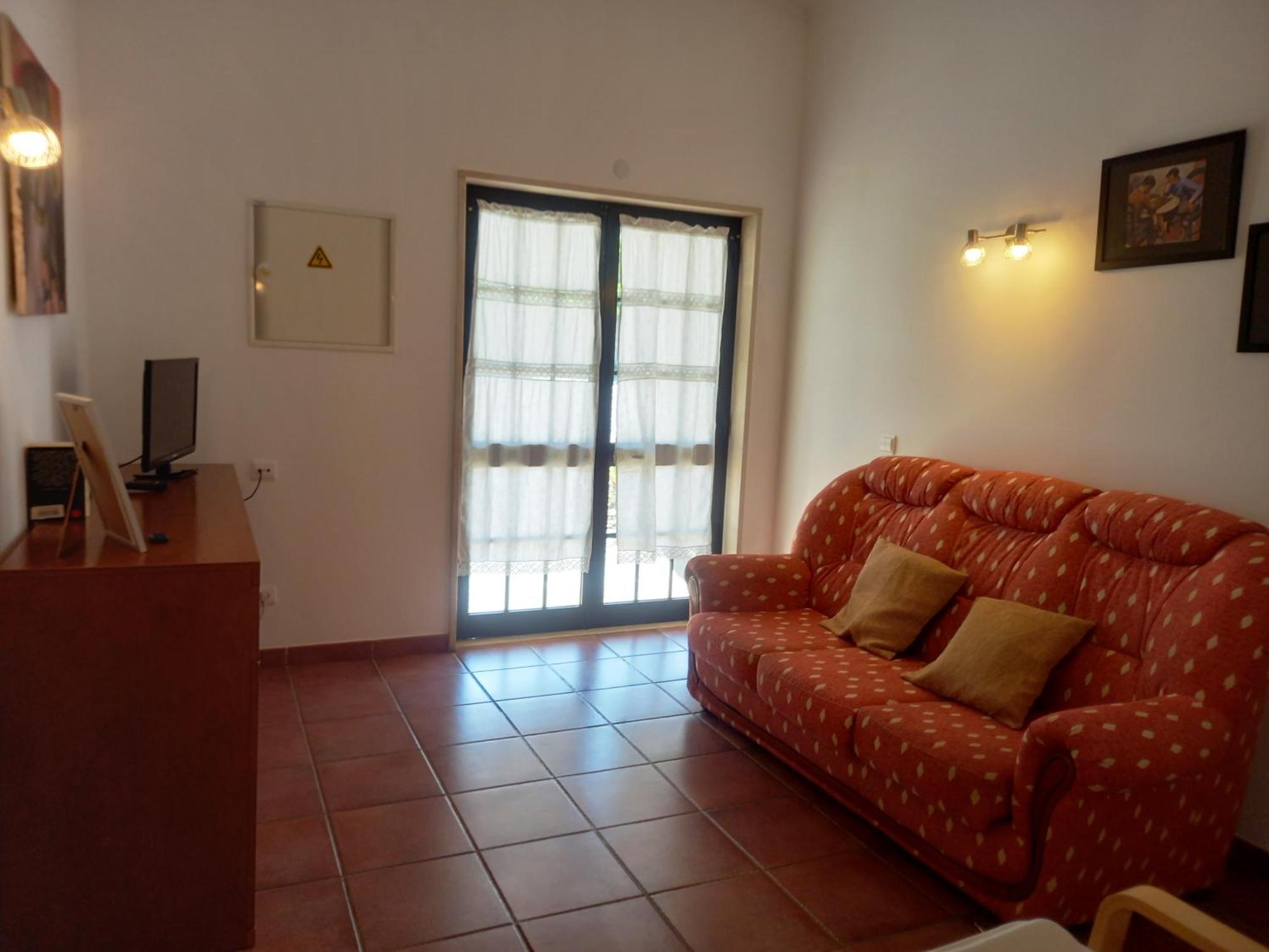 Quinta Das Aves - Apartamento T2 Com Piscina Comum Odiáxere Exterior foto