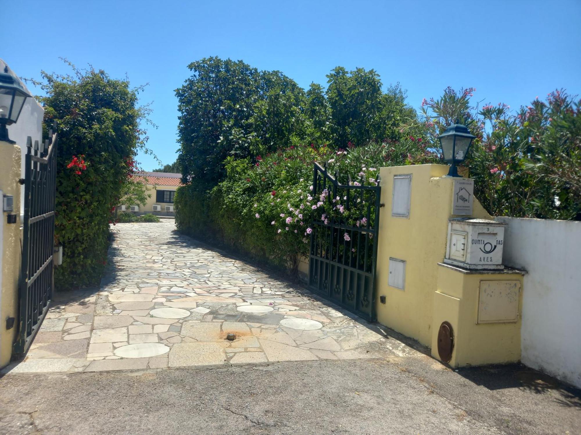 Quinta Das Aves - Apartamento T2 Com Piscina Comum Odiáxere Exterior foto