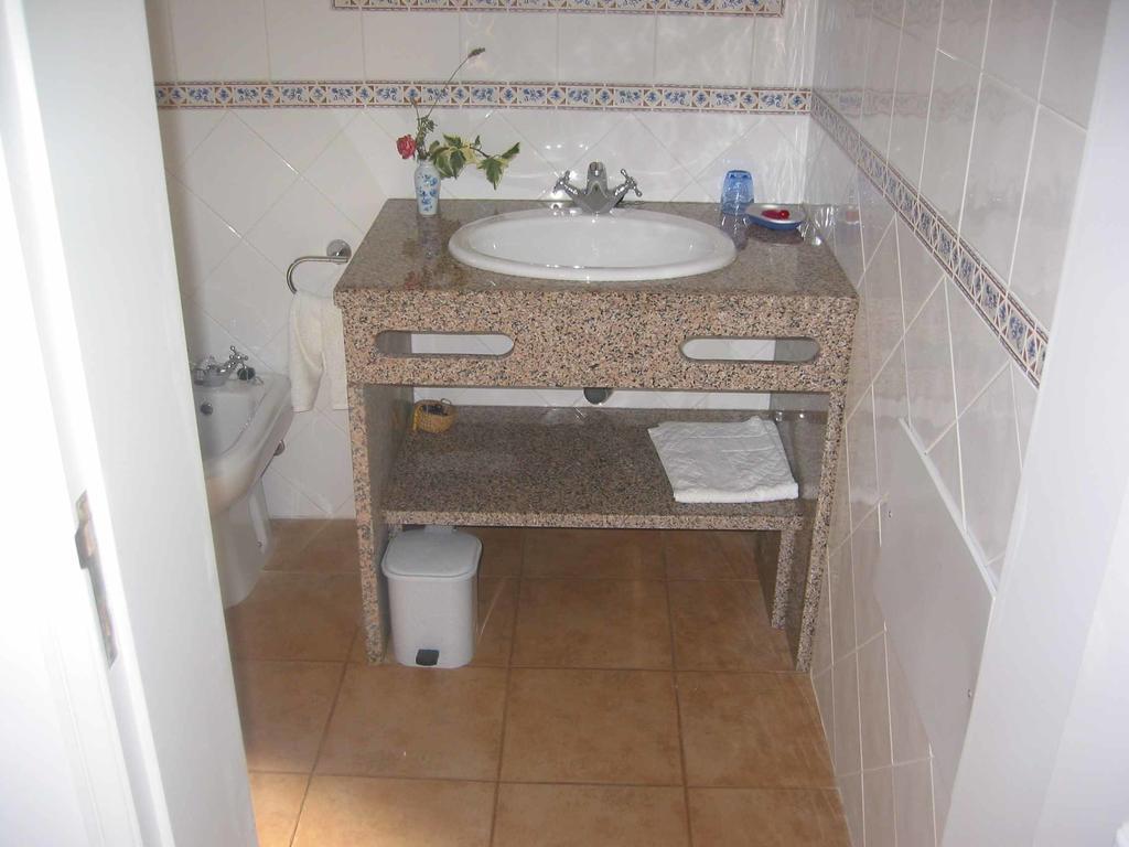 Quinta Das Aves - Apartamento T2 Com Piscina Comum Odiáxere Quarto foto