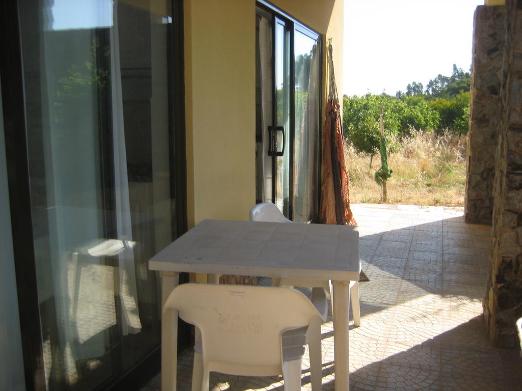 Quinta Das Aves - Apartamento T2 Com Piscina Comum Odiáxere Quarto foto