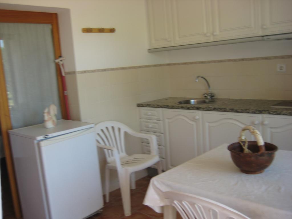 Quinta Das Aves - Apartamento T2 Com Piscina Comum Odiáxere Quarto foto