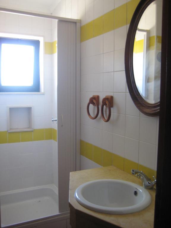 Quinta Das Aves - Apartamento T2 Com Piscina Comum Odiáxere Quarto foto