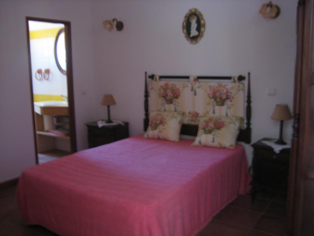 Quinta Das Aves - Apartamento T2 Com Piscina Comum Odiáxere Quarto foto