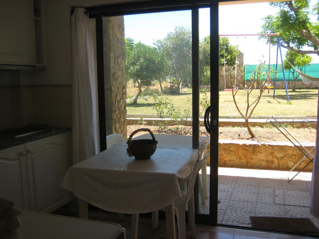 Quinta Das Aves - Apartamento T2 Com Piscina Comum Odiáxere Quarto foto