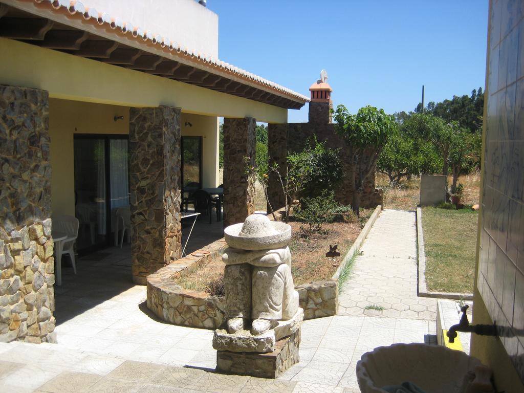 Quinta Das Aves - Apartamento T2 Com Piscina Comum Odiáxere Exterior foto